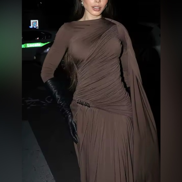 NEW $169 Julissa Long Sleeve Brown Evening Gown - Picture 6 of 10